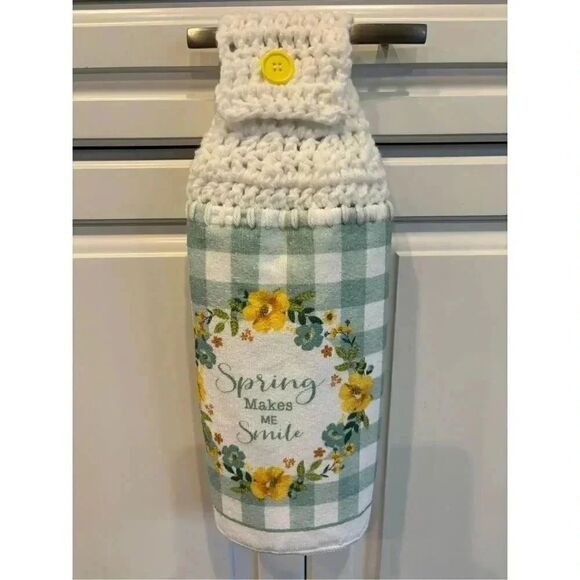 Crochet Top Kitchen Towel- Spring Makes Me Smile Happiness Flower Wreath Gingham - Picture 1 of 2
